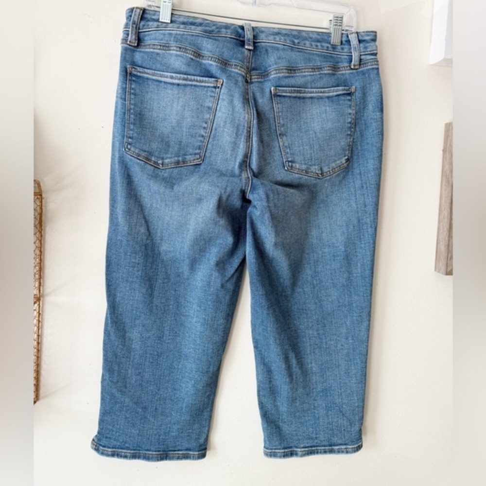 Talbots The Pedal Pusher Length Jeans High Rise Curvy Fit Blue Skye Wash Size 10 - Picture 8 of 14